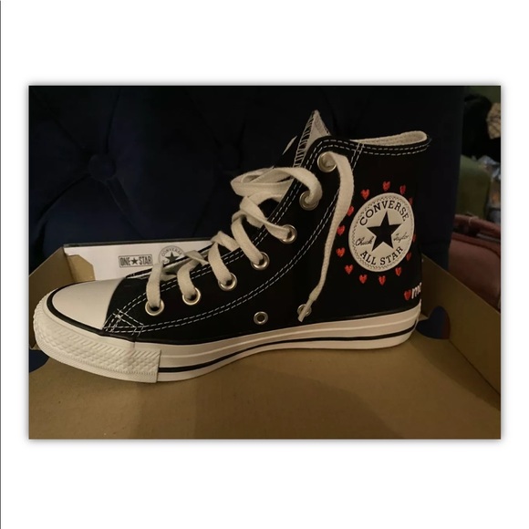 2022 NEW BLACK “EMBROIDERED HEARTS” CONVERSE SNEAKERS. Sold out everywhere - Picture 4 of 5